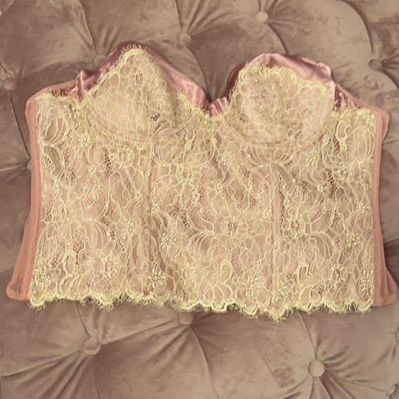 Blush Rose Satin and Lace Vintage Corset - Picture 2 of 6